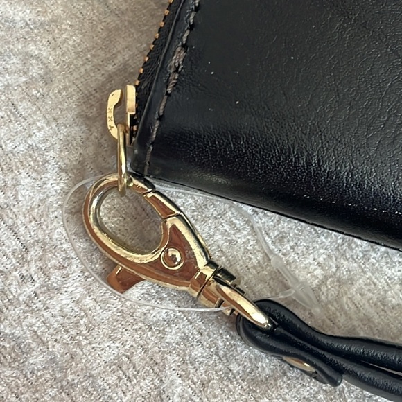 Brand New Fossil Genuine Leather Black Zip Around Wristlet Wallet Teal Interior - Picture 5 of 15